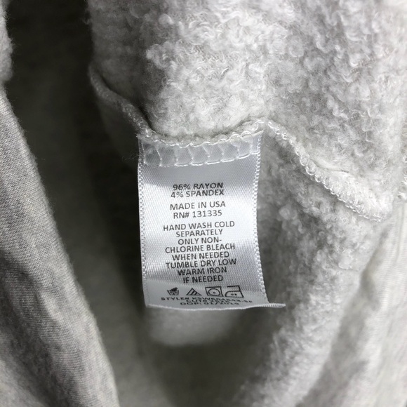 💜 nine britton Stitch Fix super soft v-neck gray sweatshirt size Medium - Picture 3 of 4